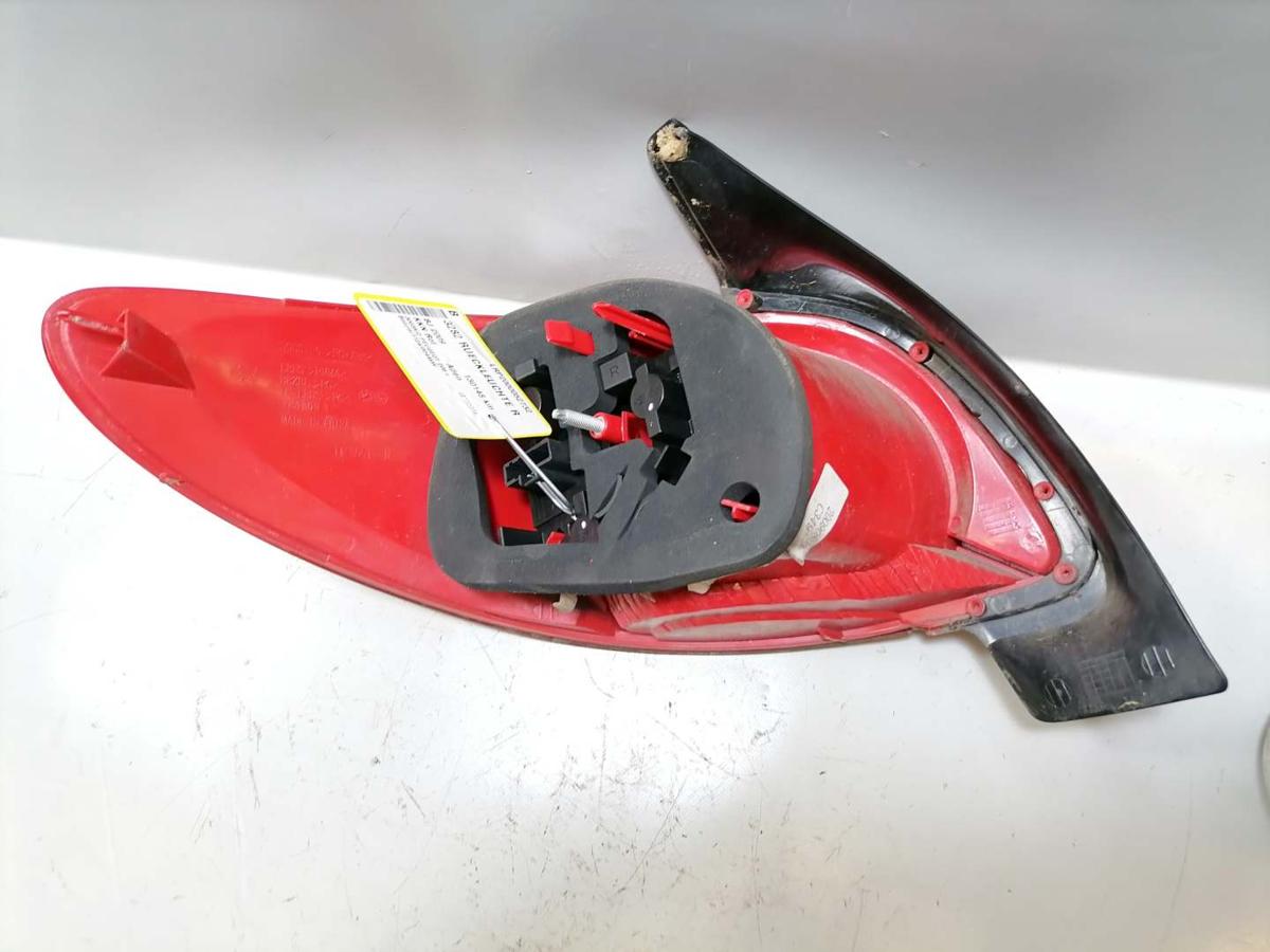 Peugeot 206+ original Rücklicht Rückleuchte Schlussleuchte rechts Bj.2009